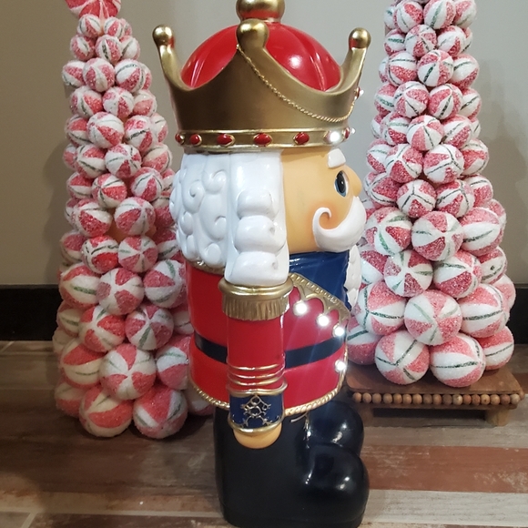 Nostalgic Nutcracker Decor-NWT - Picture 7 of 11